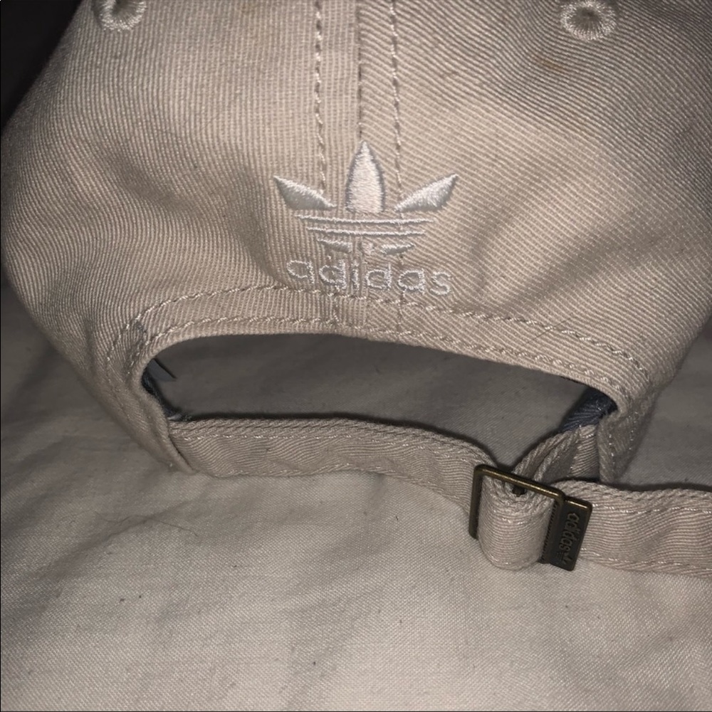 Adidas hat - Picture 3 of 4